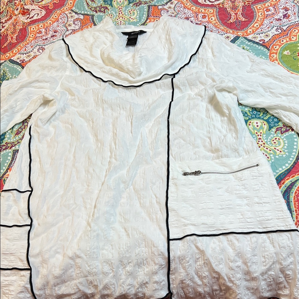Ali Miles White Textured Tunic with Black Trim